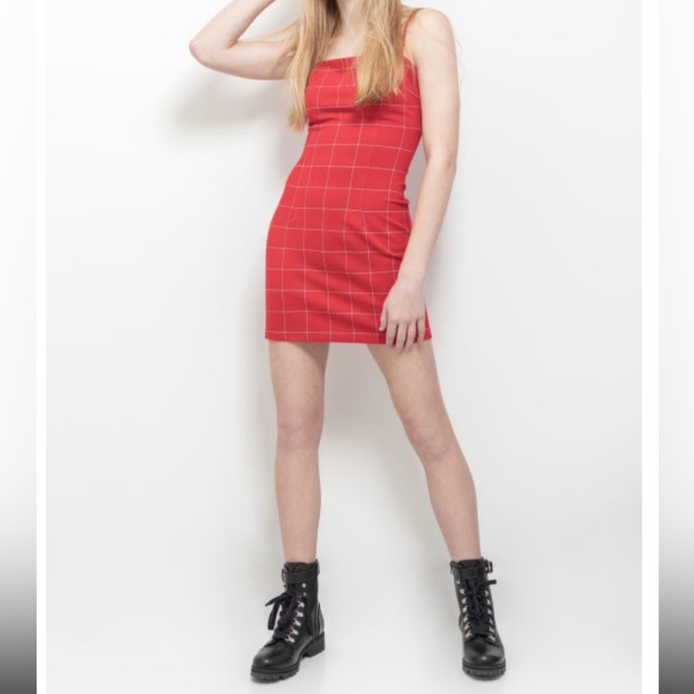 Red dress plaid , Juniors small-guessing size 0 for women, brand: Tiger Mist.